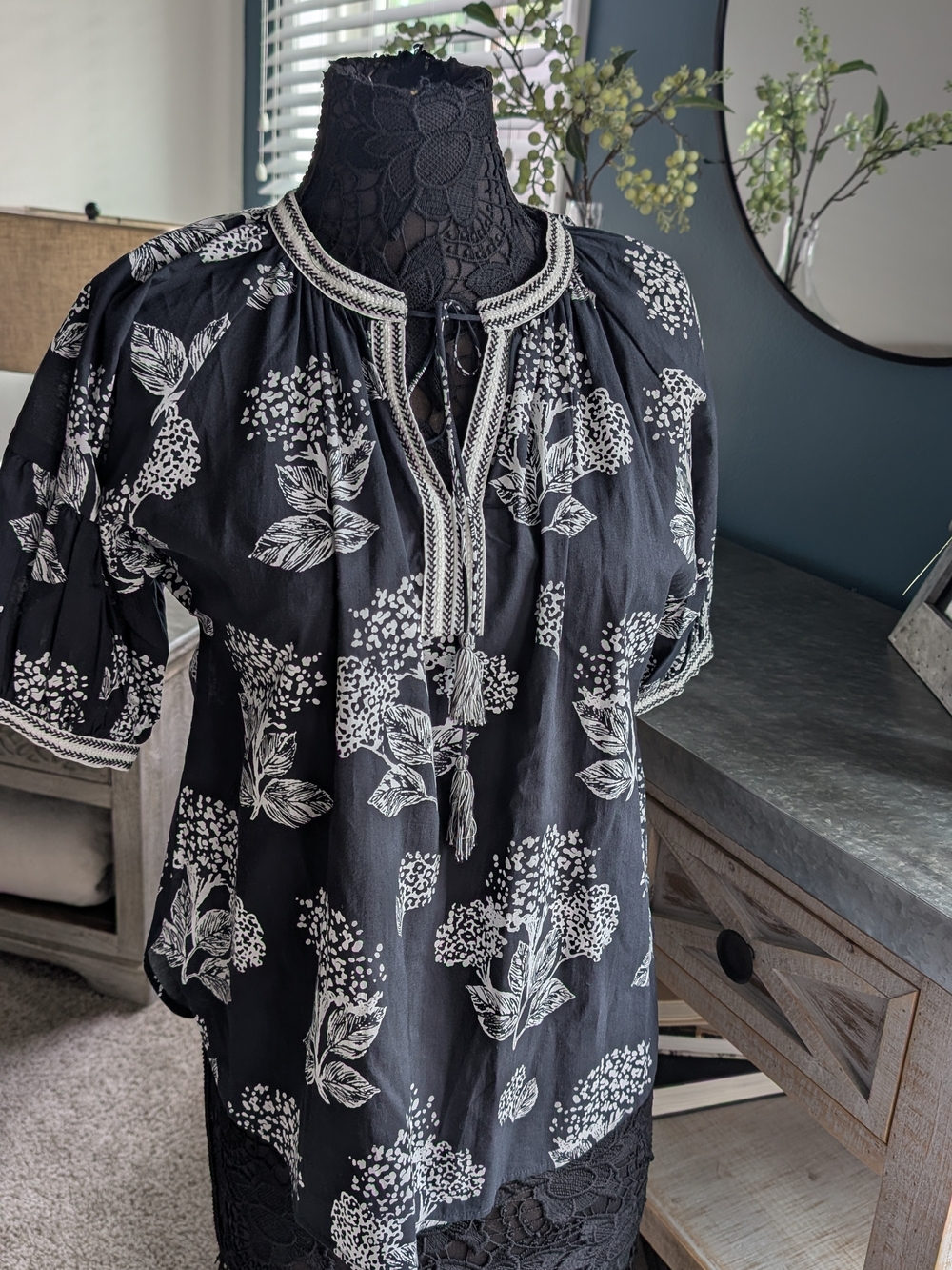 Black Floral Tie-Neck Tunic Top